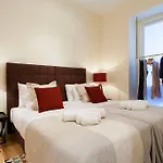 Апартаменты Guestready - Stylish W/ Balcony In Graca Лиссабон