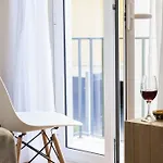 Guestready - Stylish W/ Balcony In Graca * Лиссабон