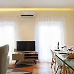 Guestready - Stylish W/ Balcony In Graca * Лиссабон