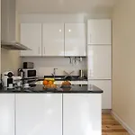 Guestready - Stylish W/ Balcony In Graca Лиссабон