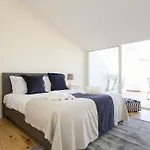 Guestready - Stylish W/ Balcony In Graca Lägenhet Lisboa