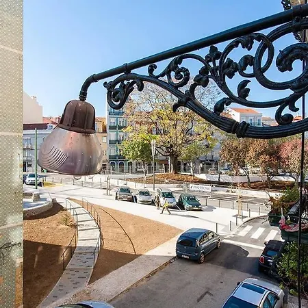 Guestready - Stylish W/ Balcony In Graca דירה ליסבון