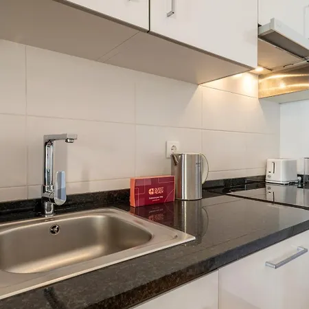 Guestready - Stylish W/ Balcony In Graca * Lisboa