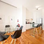 Lejlighed Guestready - Stylish W/ Balcony In Graca *