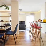 Lejlighed Guestready - Stylish W/ Balcony In Graca Lisboa