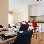 Guestready - Stylish W/ Balcony In Graca Lejlighed *
