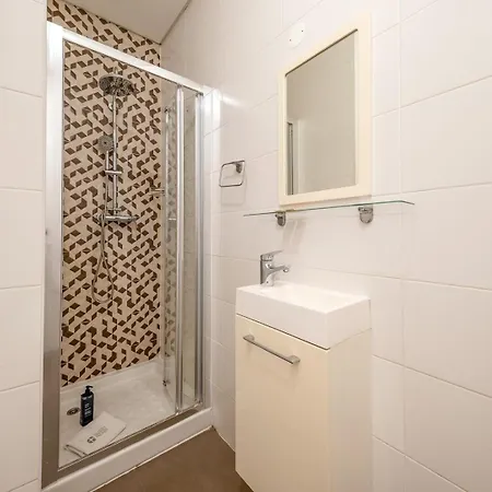 公寓 Guestready - Stylish W/ Balcony In Graca