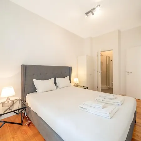 Guestready - Stylish W/ Balcony In Graca * Lisboa