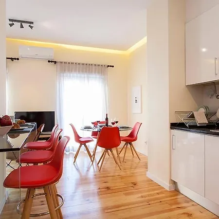 Guestready - Stylish W/ Balcony In Graca Lisboa