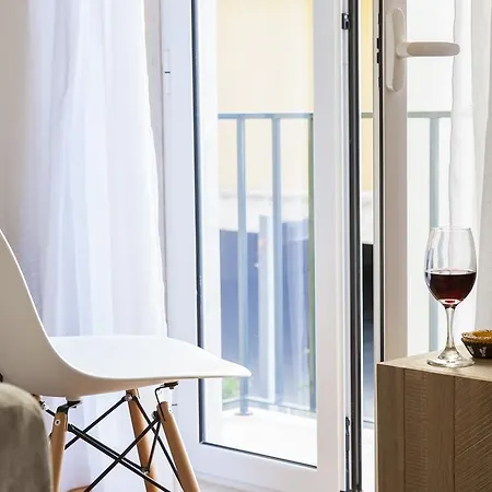 Guestready - Stylish W/ Balcony In Graca * Lisboa