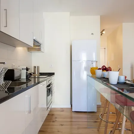 Guestready - Stylish W/ Balcony In Graca * Lisboa